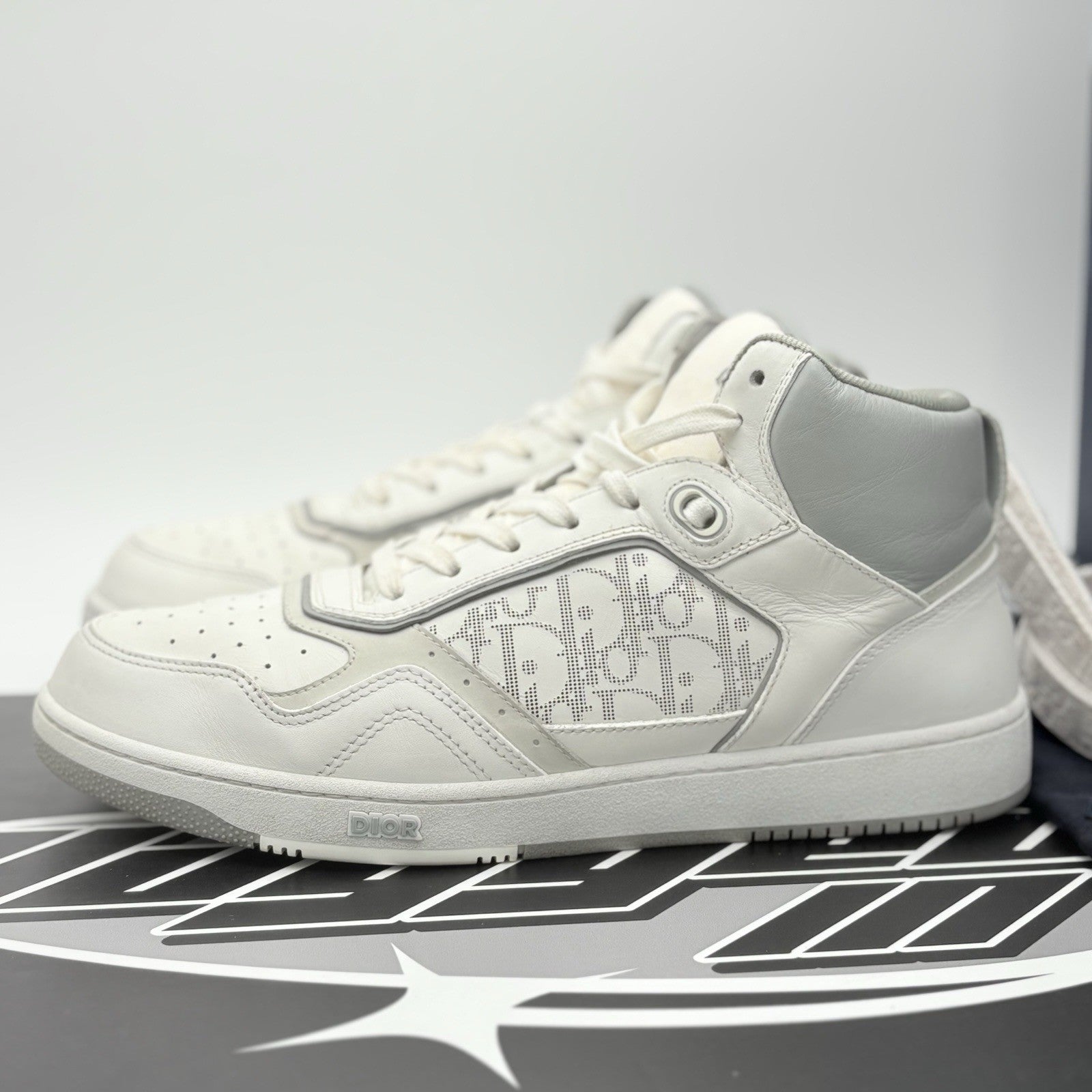 Size 45 (12 US) - Dior B27 High Top ' White ' | GREAT CONDITION!