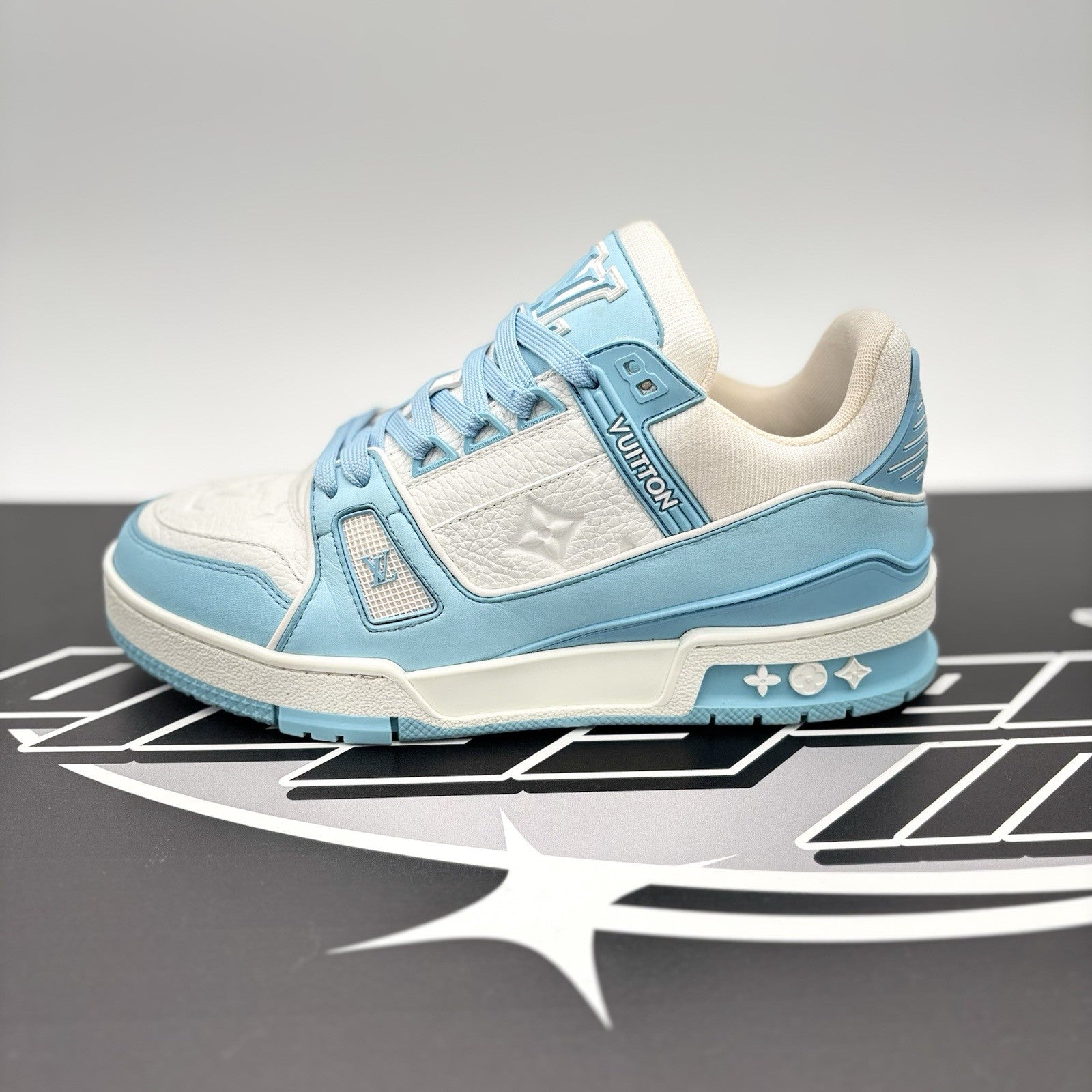 Size 4 LV (5-5.5 US) - Louis Vuitton Trainer ' Sky Blue, White ' | GREAT COND!