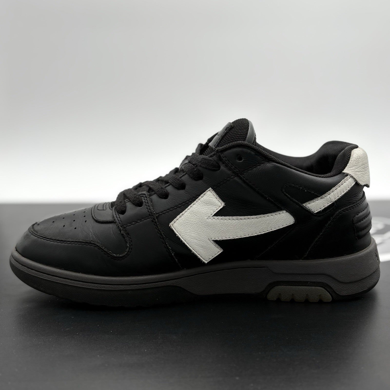 Size 44 (11 US) Off-White Out of Office ' Black White '