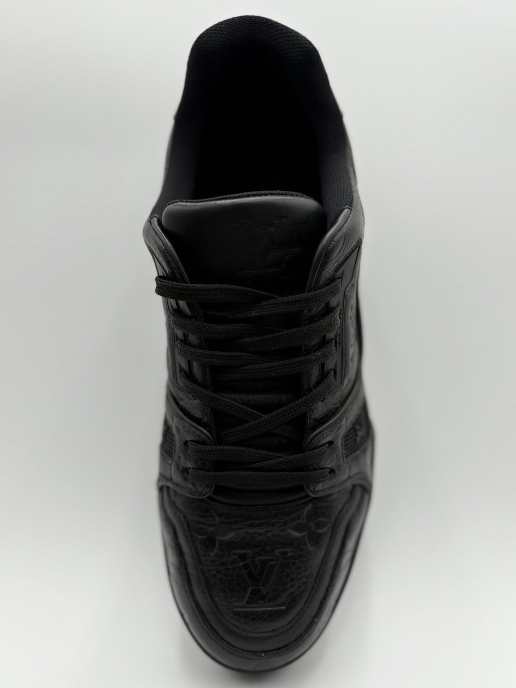 Size 6 LV (US 7-7.5) Louis Vuitton Trainer ' Black ' | GOOD CONDITION!