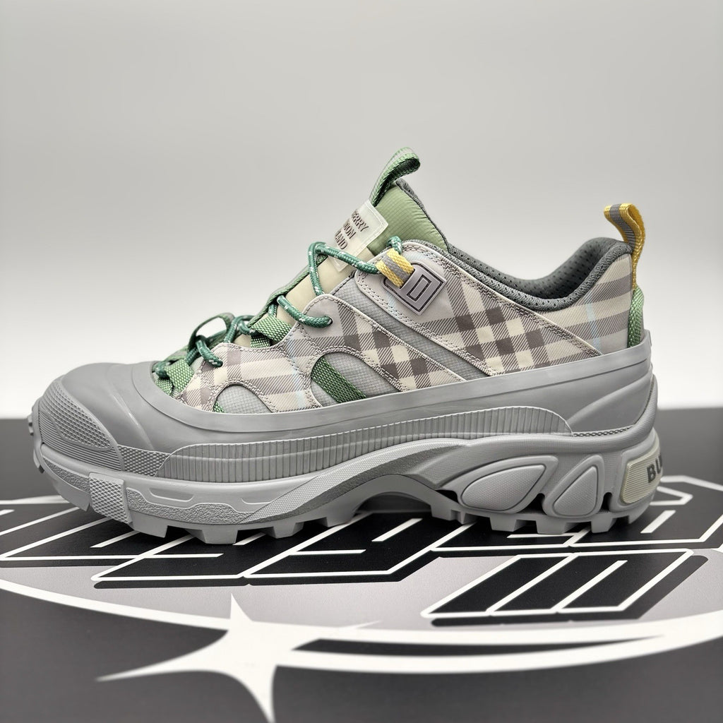 Size 44.5 (11.5 US) Burberry Arthur ' Grey, Plaid ' | NEW!