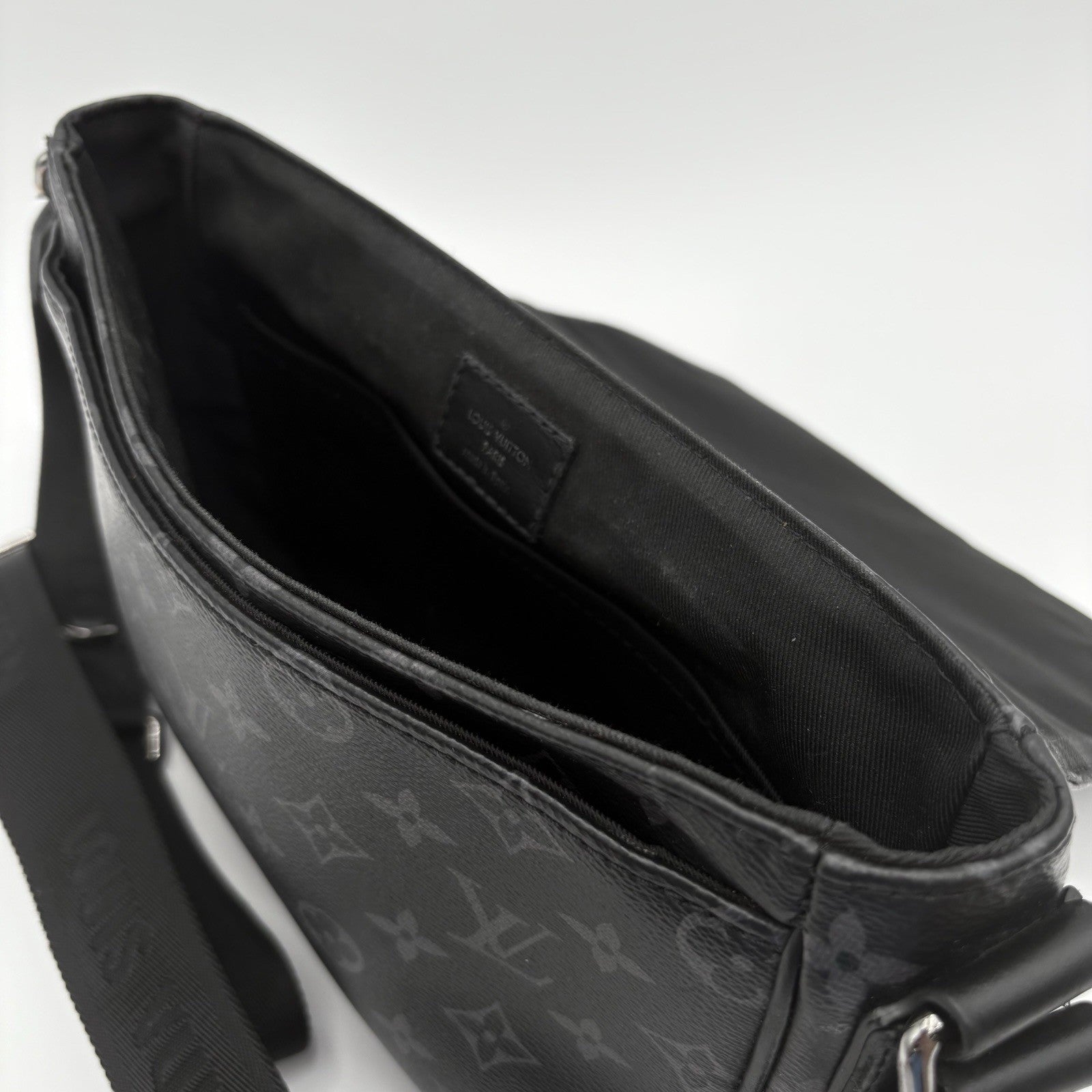 Louis Vuitton District PM Monogram Eclipse Messenger Bag ' Black '