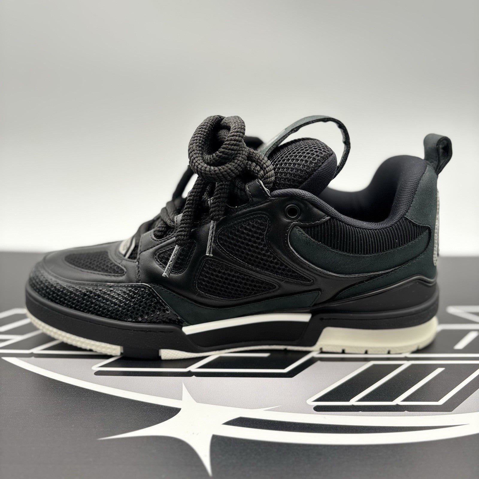 Size 8 LV (9-9.5 US) Louis Vuitton Skate ' Black White ' | GREAT CONDITION