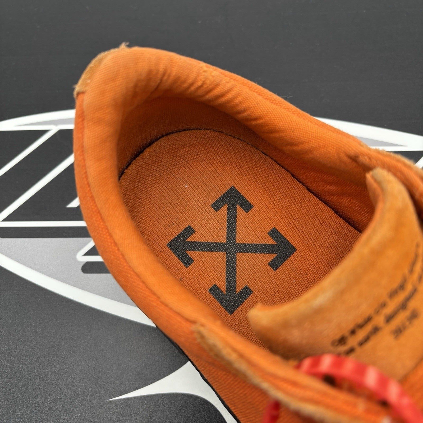 Size 44 (11 US) - Off White Vulcanized Low Orange Black ' | GOOD CONDITION!