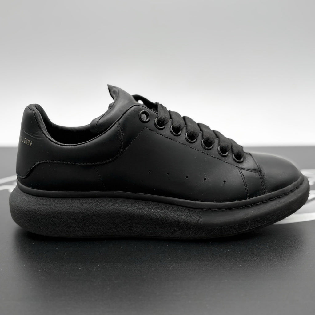 Size 41 (8 US) - Alexander McQueen Oversized ' Black '