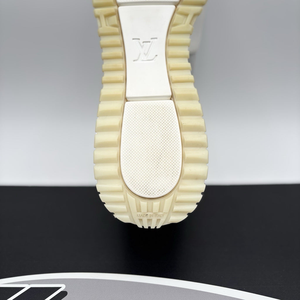 Size 12 LV (13-13.5 US) Louis Vuitton Run Away Sneaker ' White ' | GOOD!