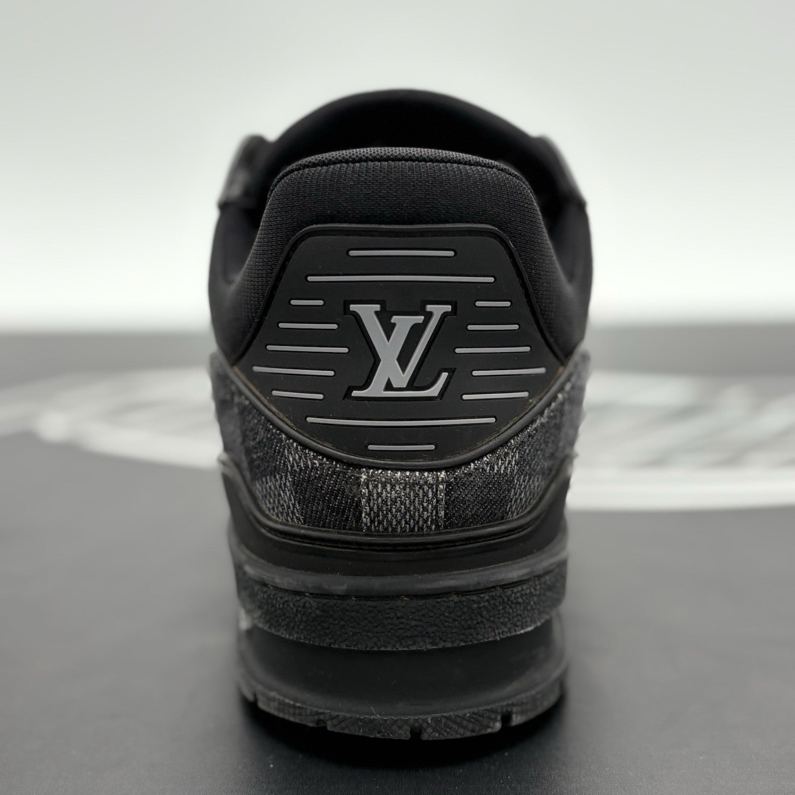 Size 8 LV (US 9-9.5) Louis Vuitton Trainer ' Damier Denim ' | GOOD CONDITION!