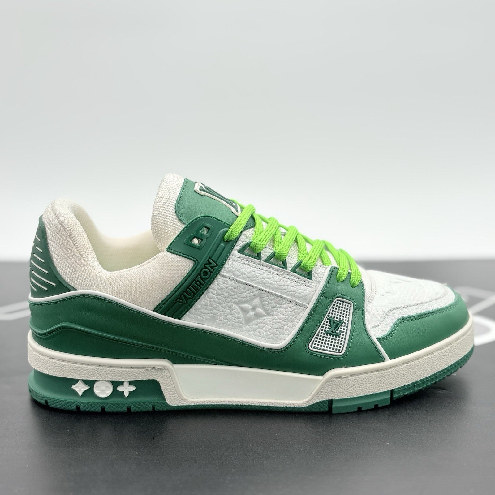 Size 7 LV (8-8.5 US) Louis Vuitton LV Trainer ' Green ' | EXCELLENT!