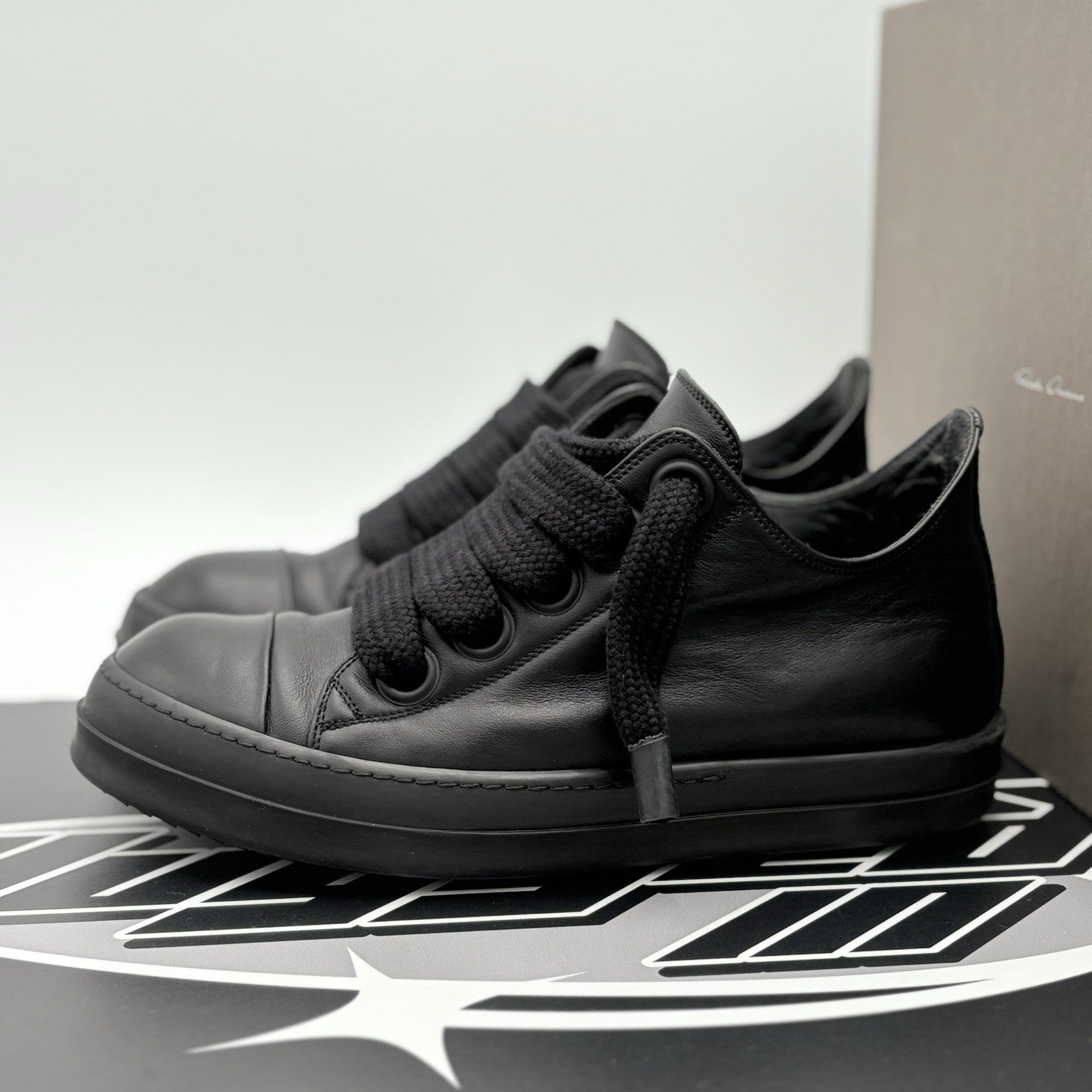 Size 41 (8 US) - Rick Owens Jumbo Lace Low Lido ' Black ' | GOOD CONDITION!