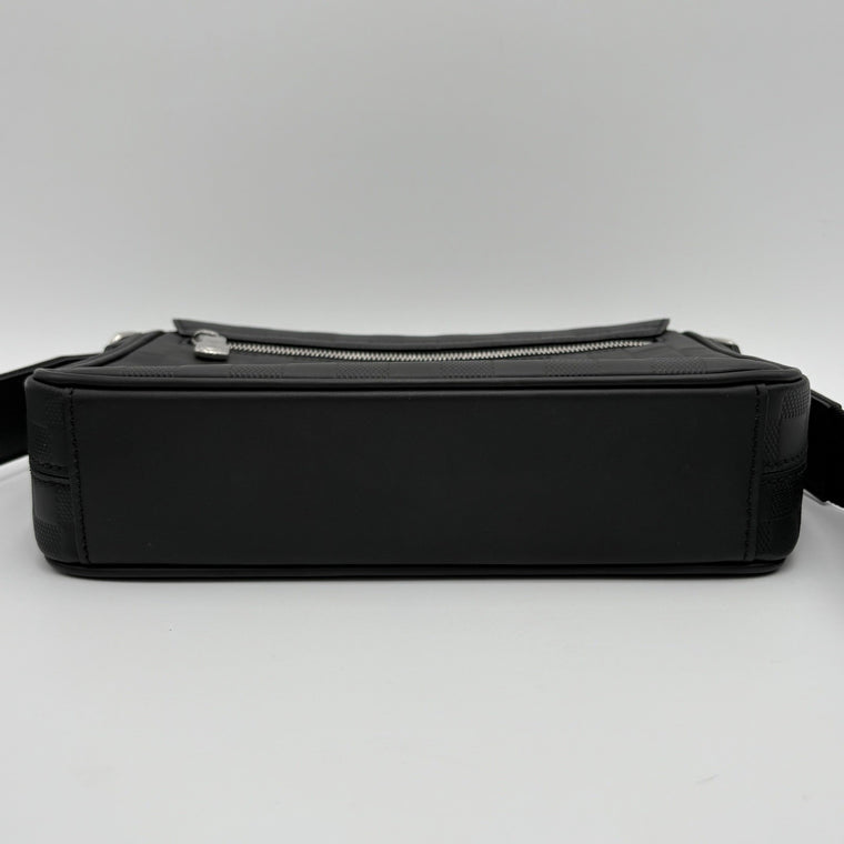 District PM Infini Messenger Bag Black — photo 7