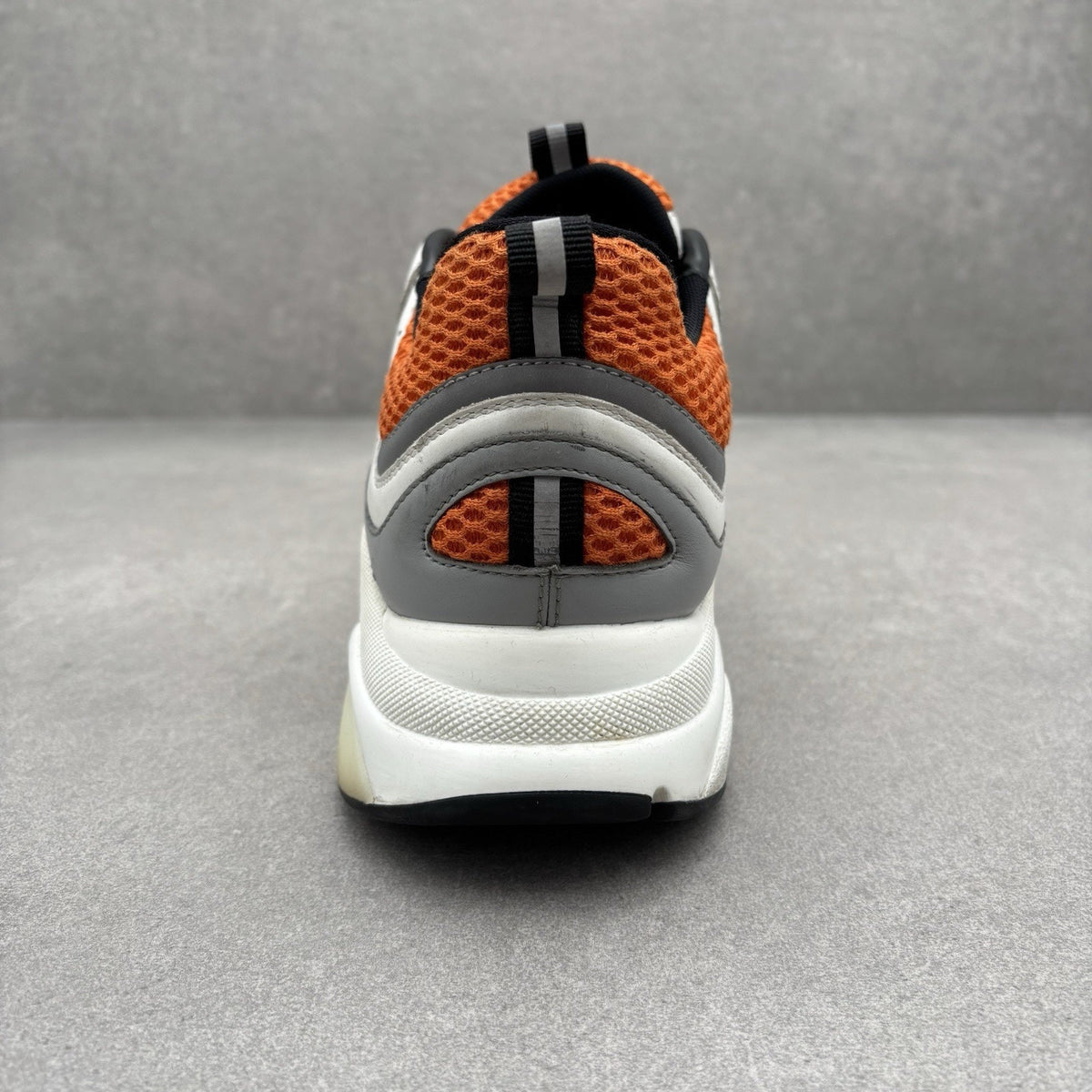 B22 White Orange — photo 9