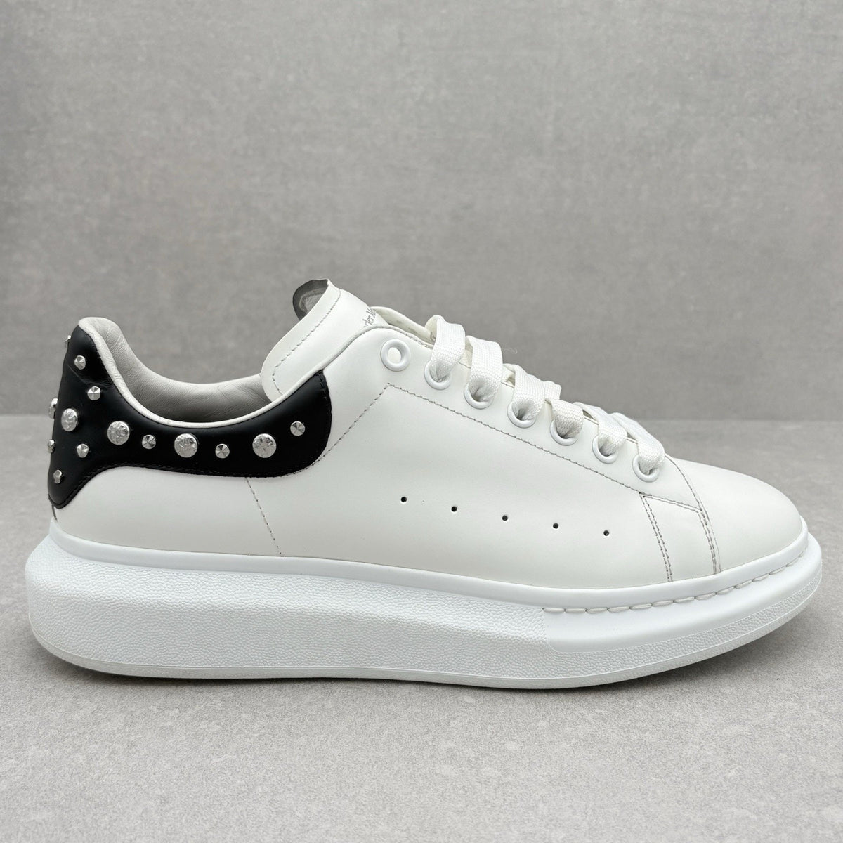 Studded Oversized Sneaker White Black — photo 2