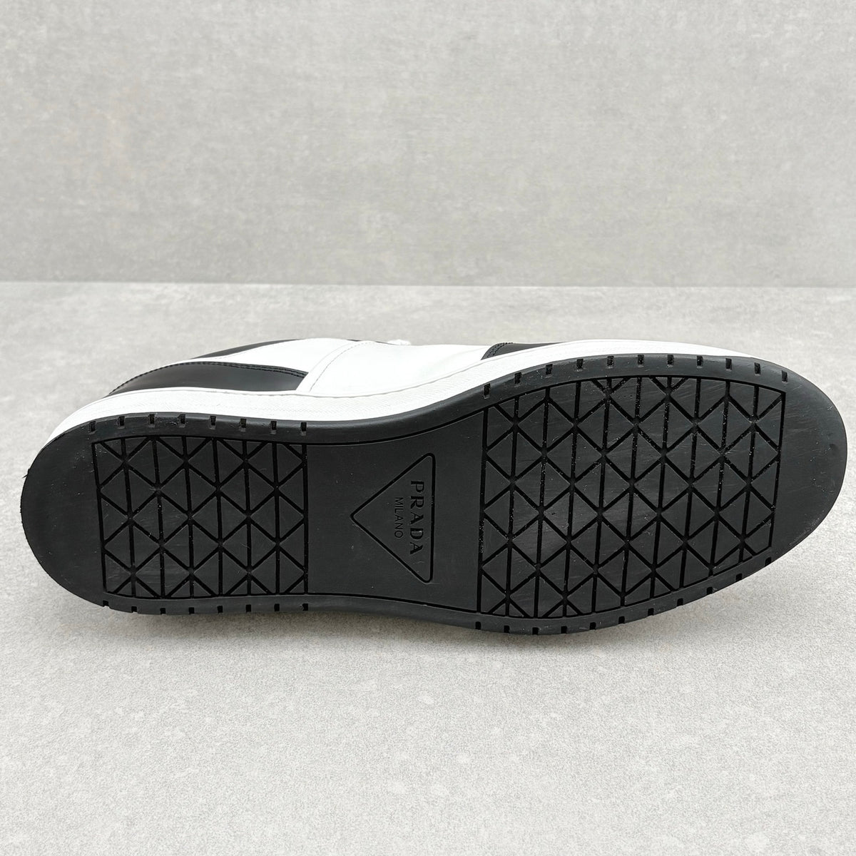 Downtown Low Leather Sneaker Black White — photo 12