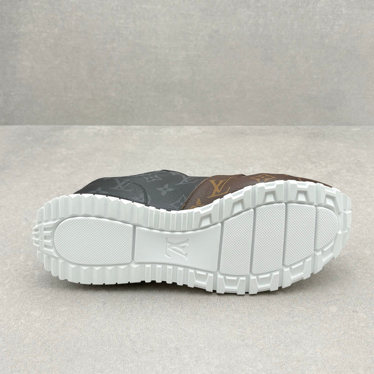 ONLY TRIED ON! Louis Vuitton Tri Color Run Away Low — photo 13