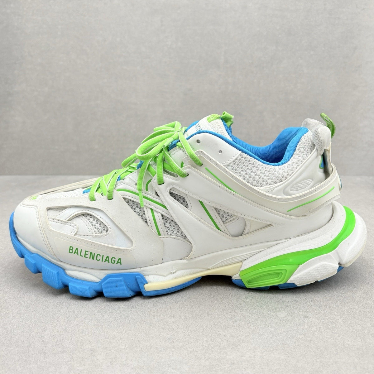 Track White Blue Green — photo 7