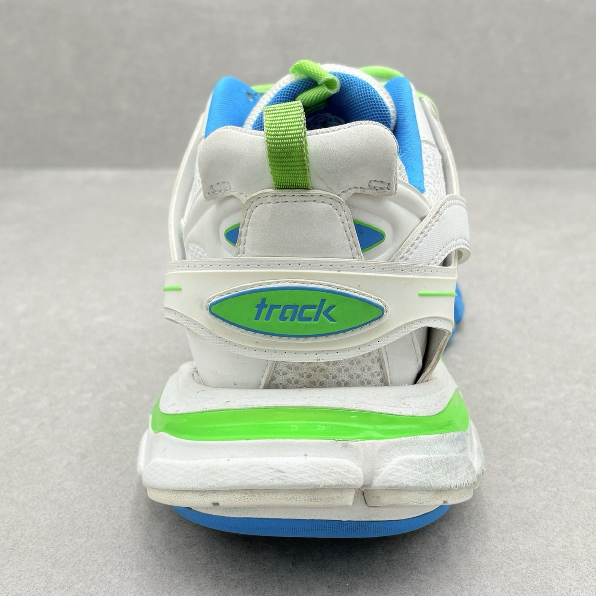 Track White Blue Green — photo 8