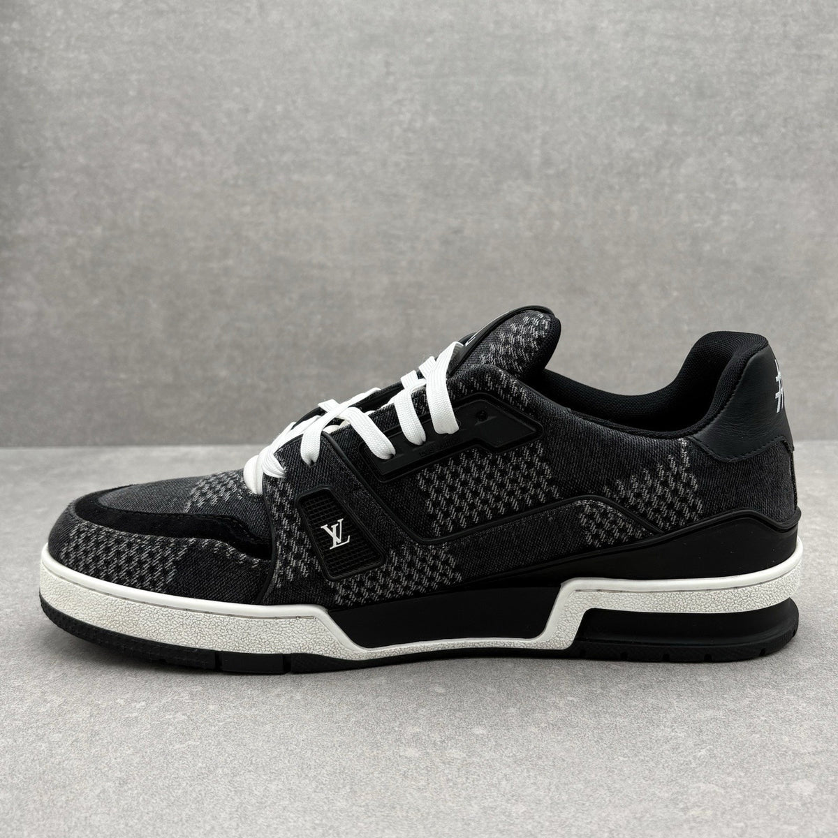 Trainer Black White — photo 4