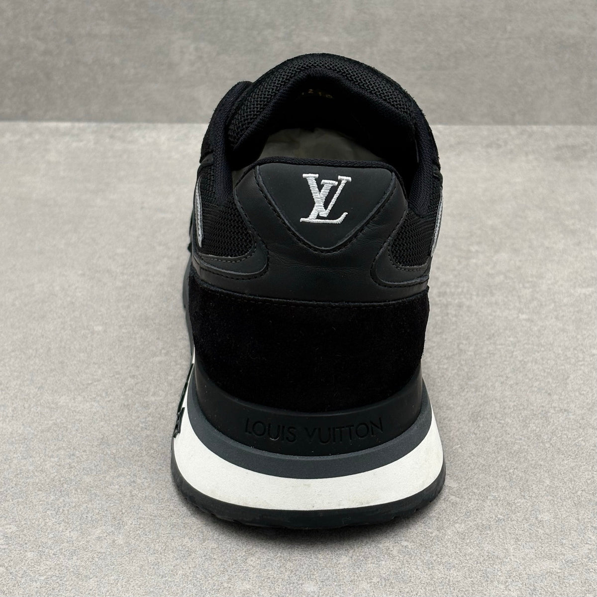 ONLY WORN ONCE! Louis Vuitton Run Away Low — photo 9