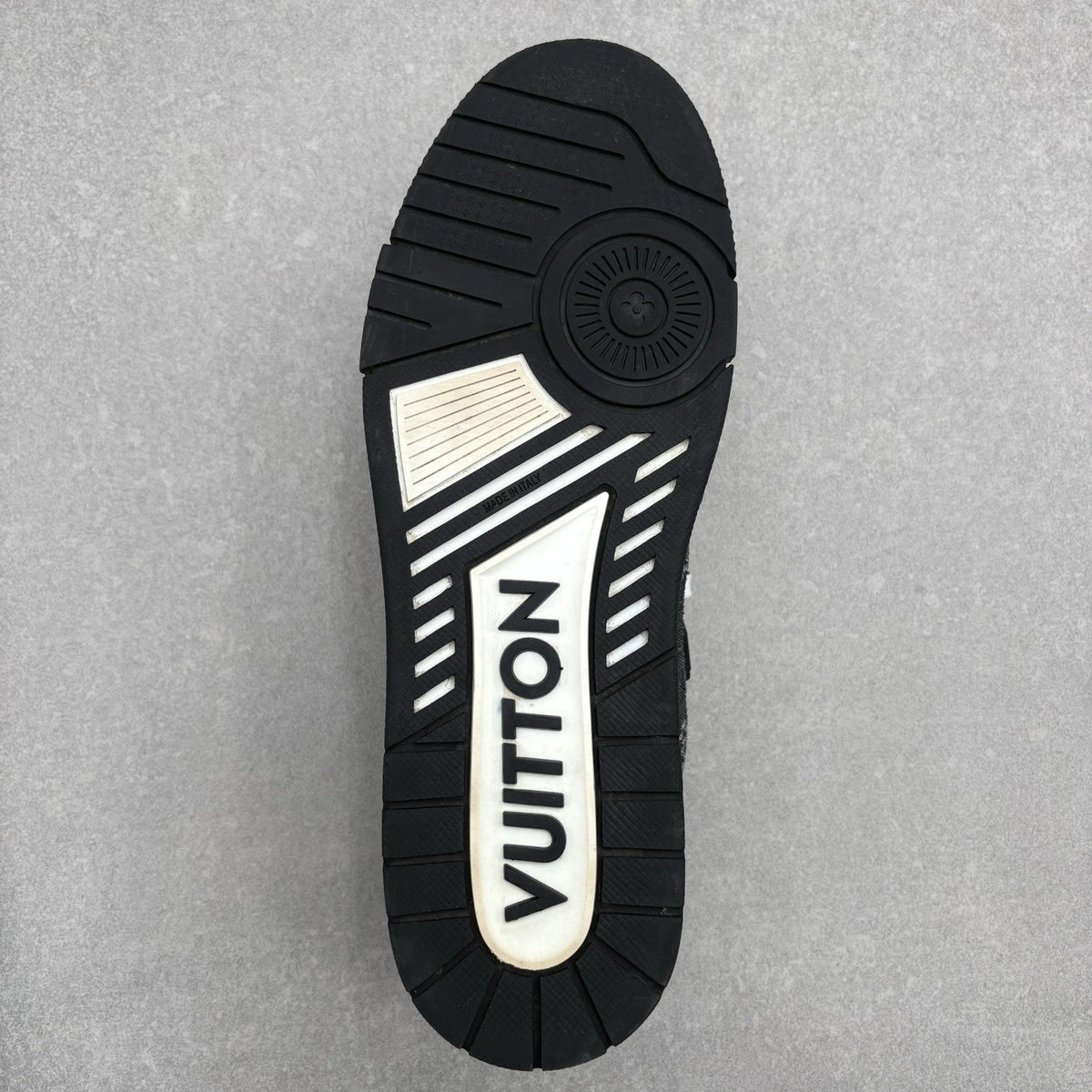 Trainer Black White — photo 7