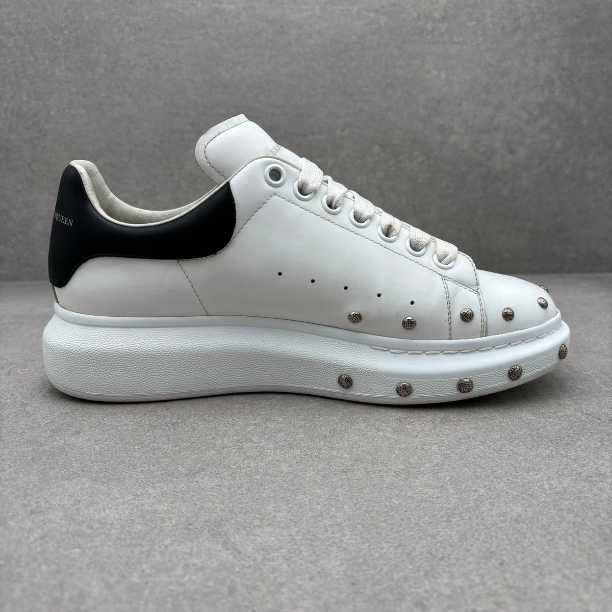 Oversized Studded White Black — photo 10