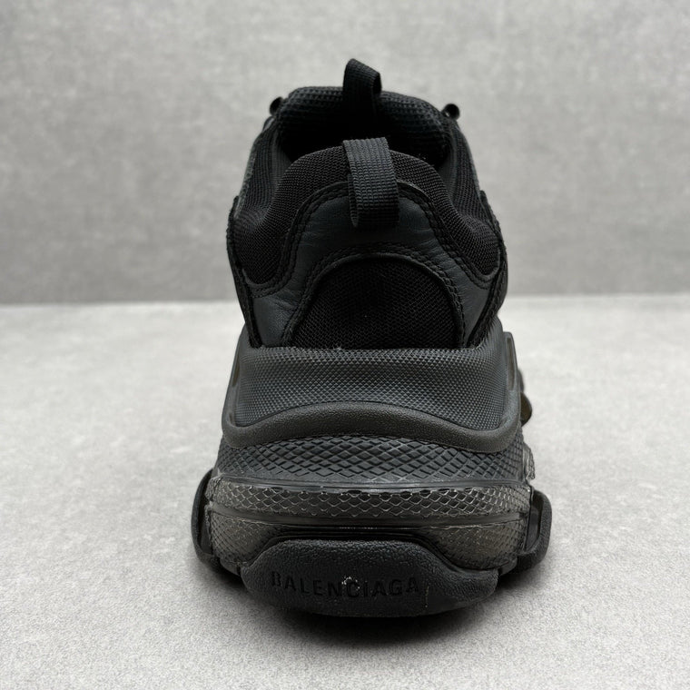Triple S Clear Sole Black — photo 3
