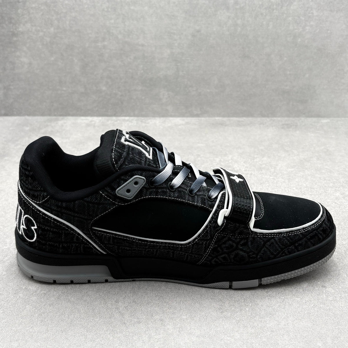 WORN ONCE! Louis Vuitton Crocodile Denim Strap Trainer — photo 10