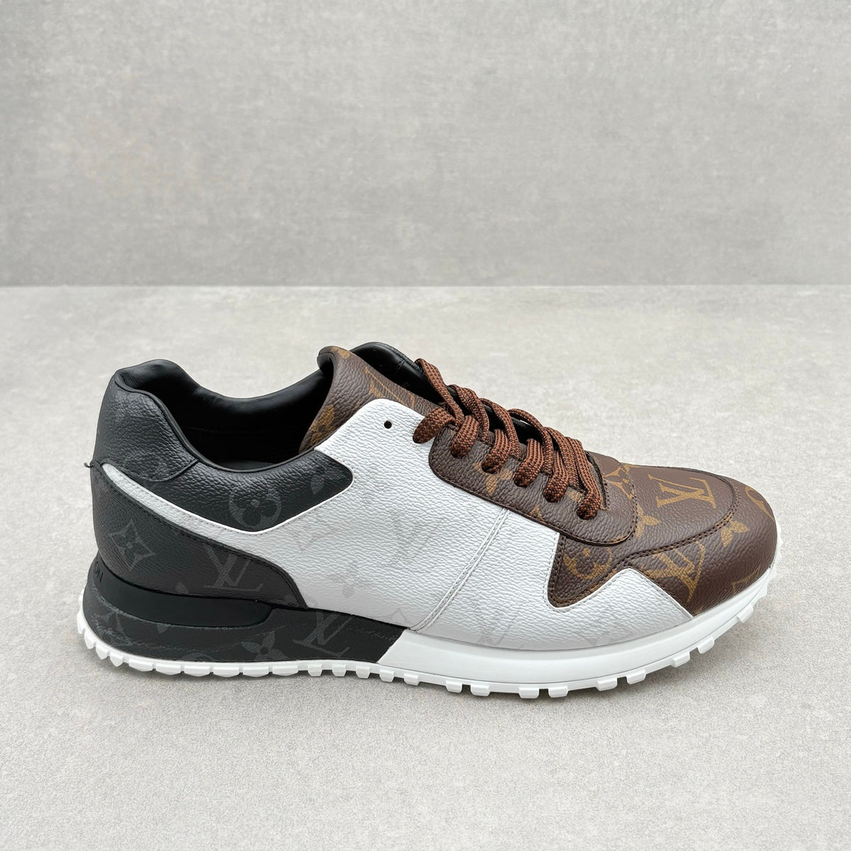 ONLY TRIED ON! Louis Vuitton Tri Color Run Away Low — photo 2