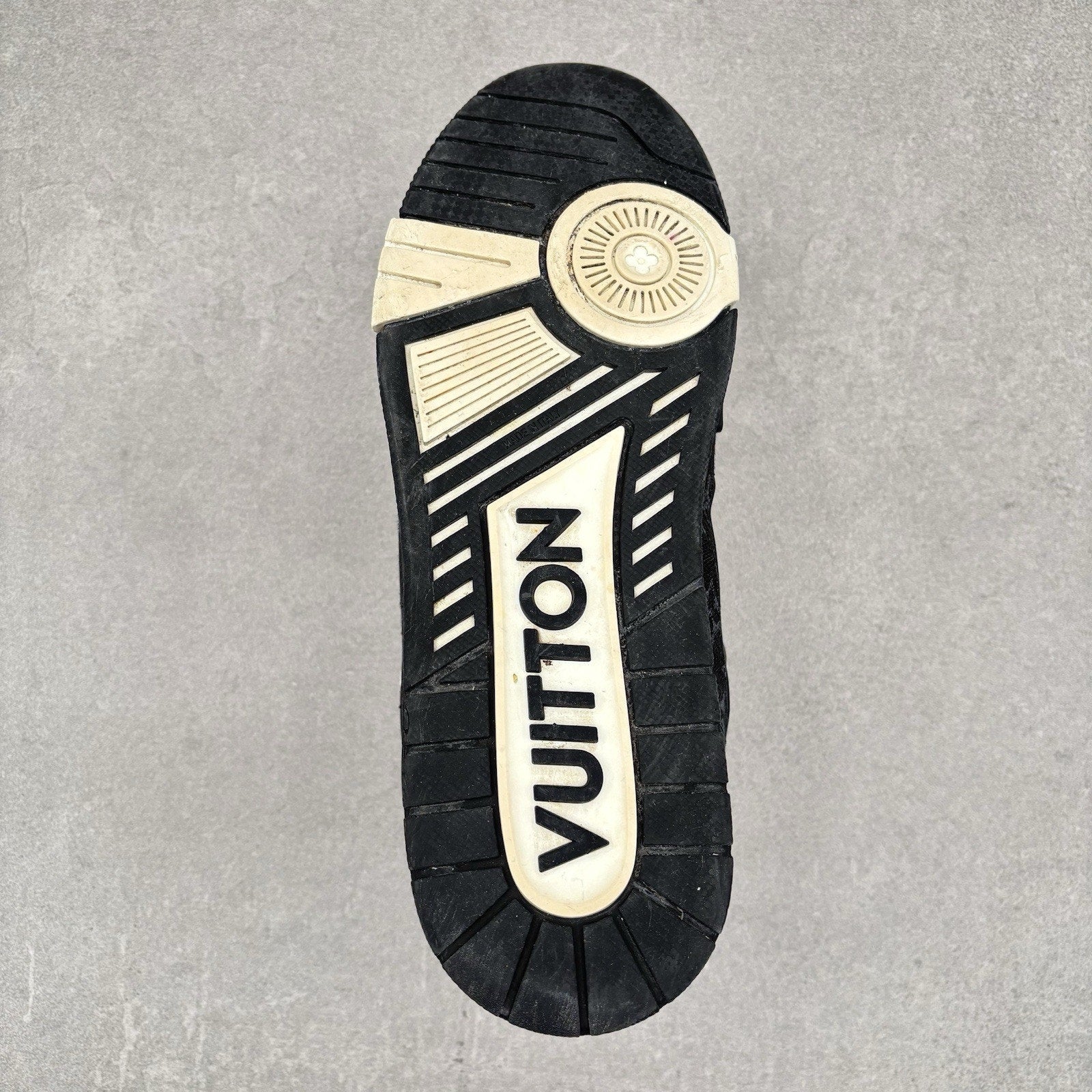 Louis Vuitton Trainer ' Black White ' | Size 9 LV (10-10.5 US)