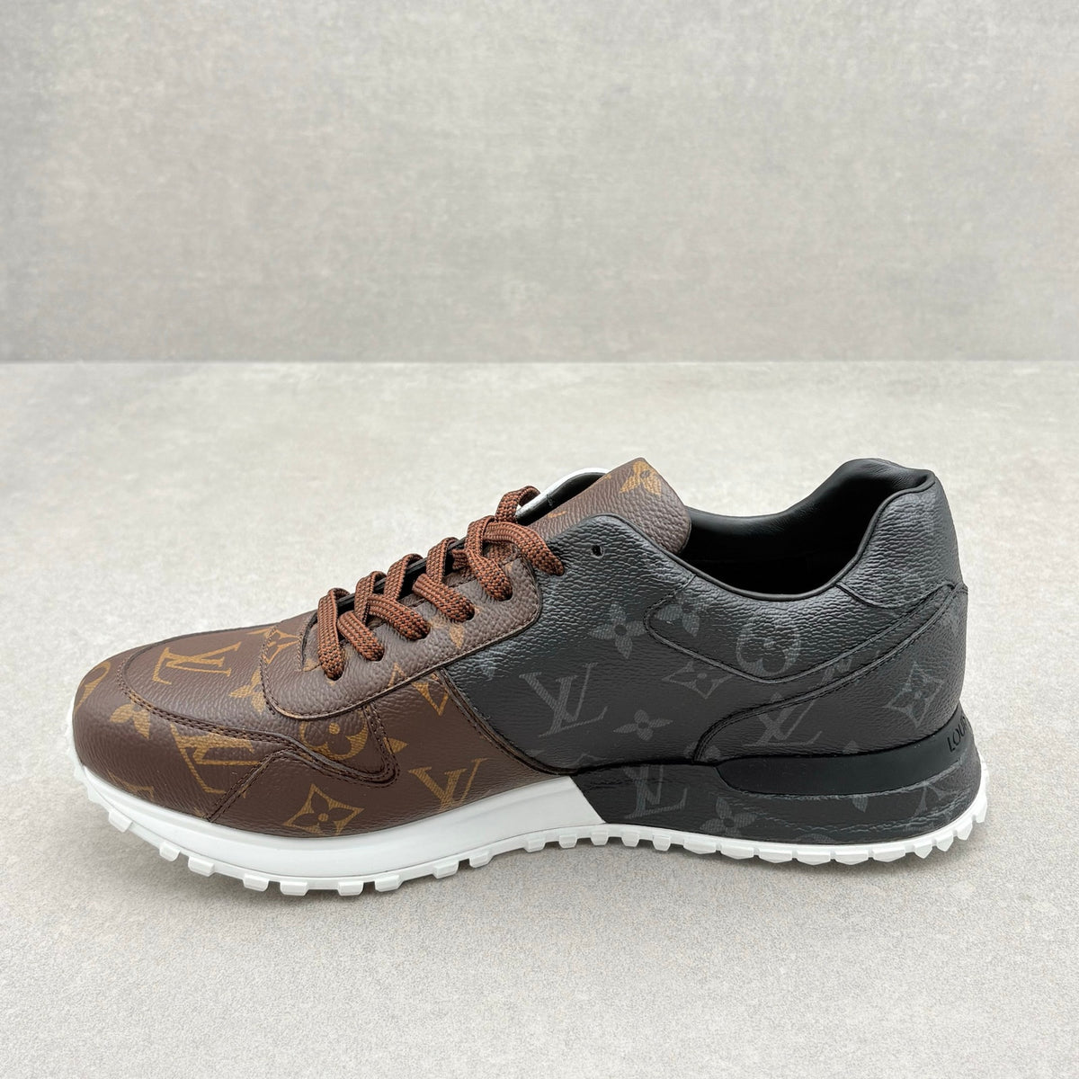 ONLY TRIED ON! Louis Vuitton Tri Color Run Away Low — photo 4