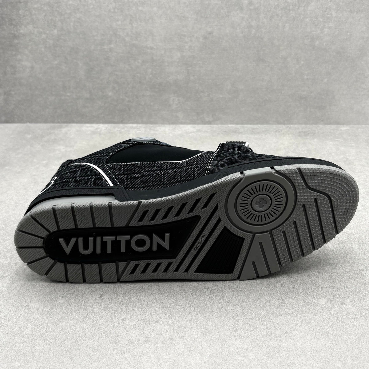 WORN ONCE! Louis Vuitton Crocodile Denim Strap Trainer — photo 12