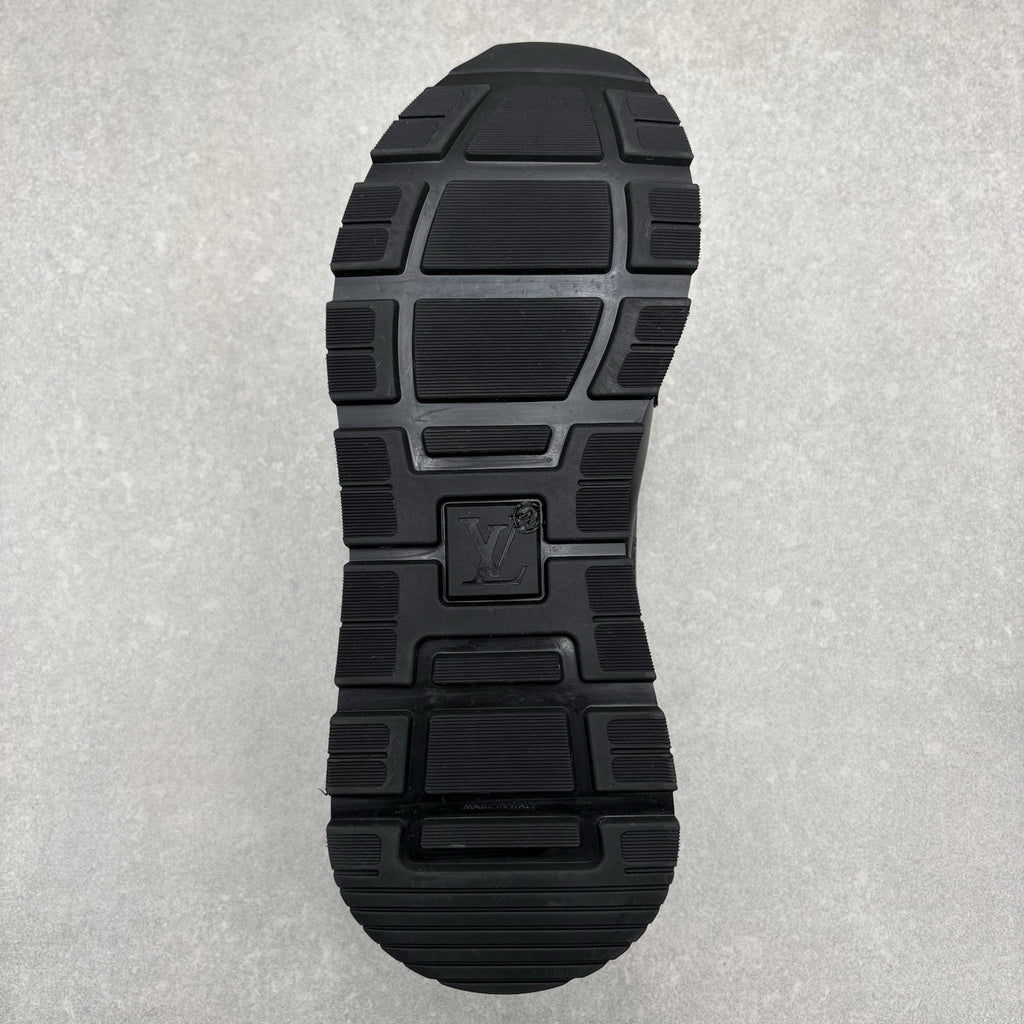 Louis Vuitton Run Away Low ' Black ' | Size 8 LV (9-9.5 US)