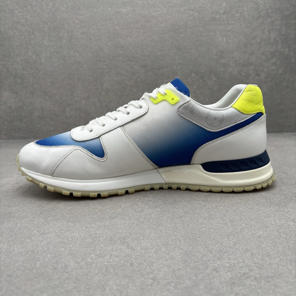 Run Away Eclipse Blue Gradation — photo 4
