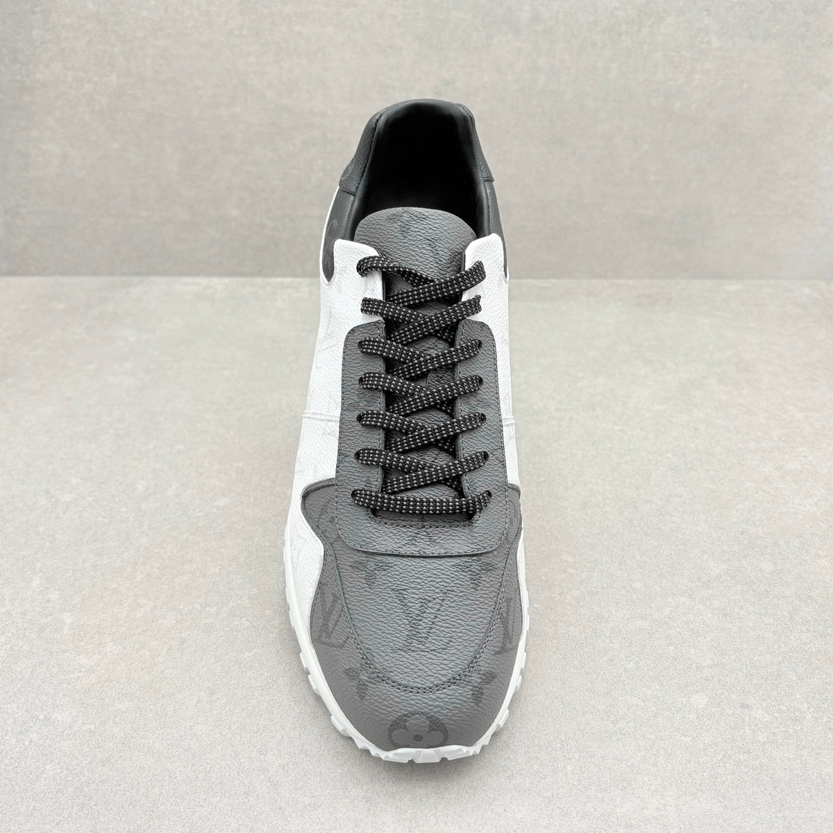 TRIED ON! Louis Vuitton Tri Color Run Away — photo 5