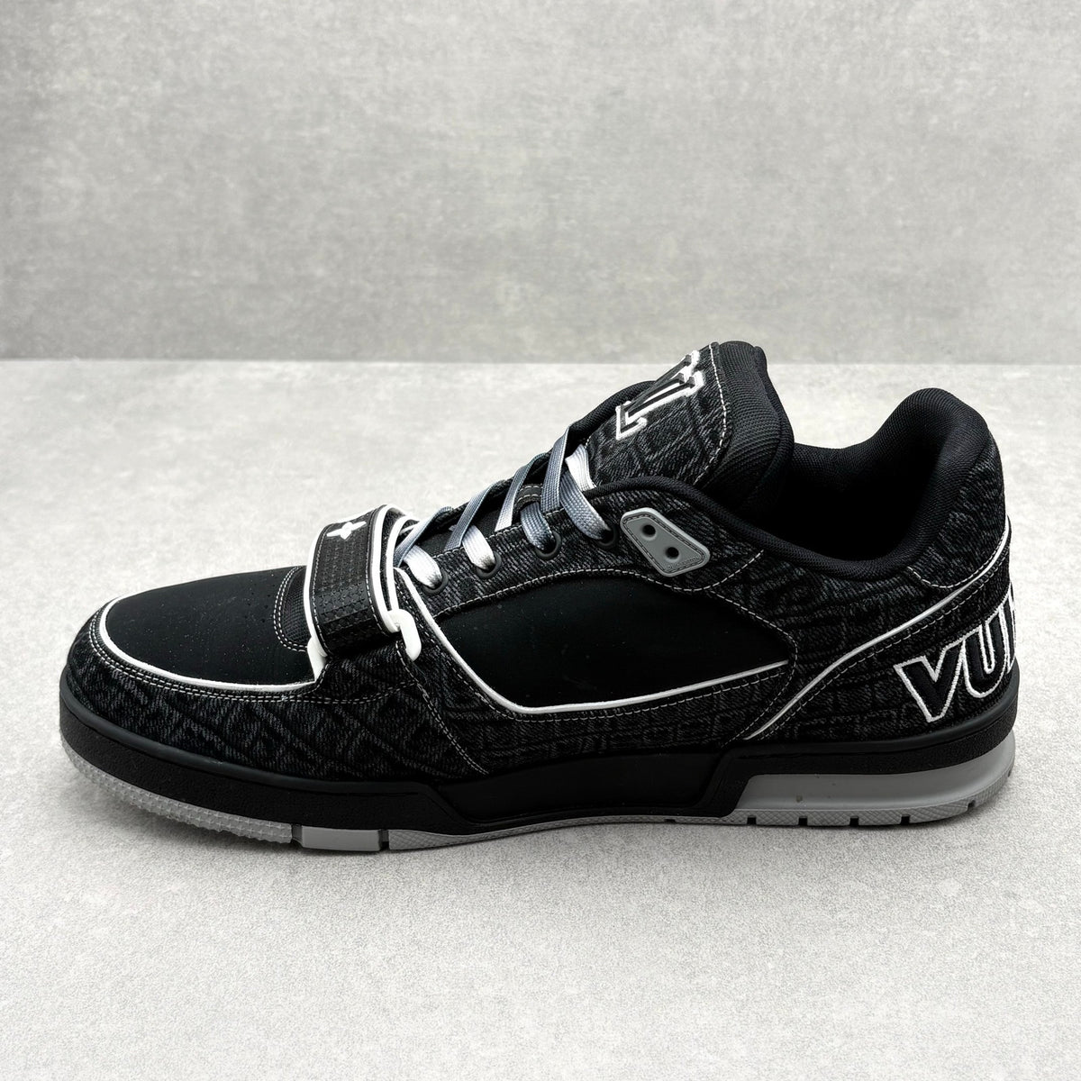 WORN ONCE! Louis Vuitton Crocodile Denim Strap Trainer — photo 4