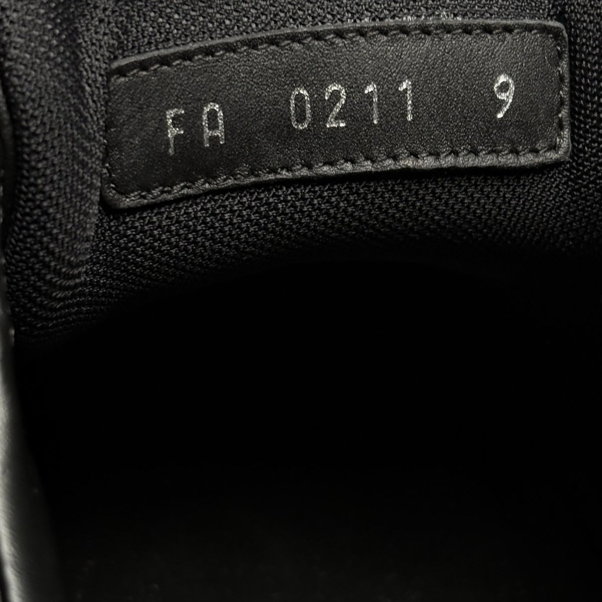 WORN ONCE! Louis Vuitton Luxembourg Monogram Sneaker Black — photo 13