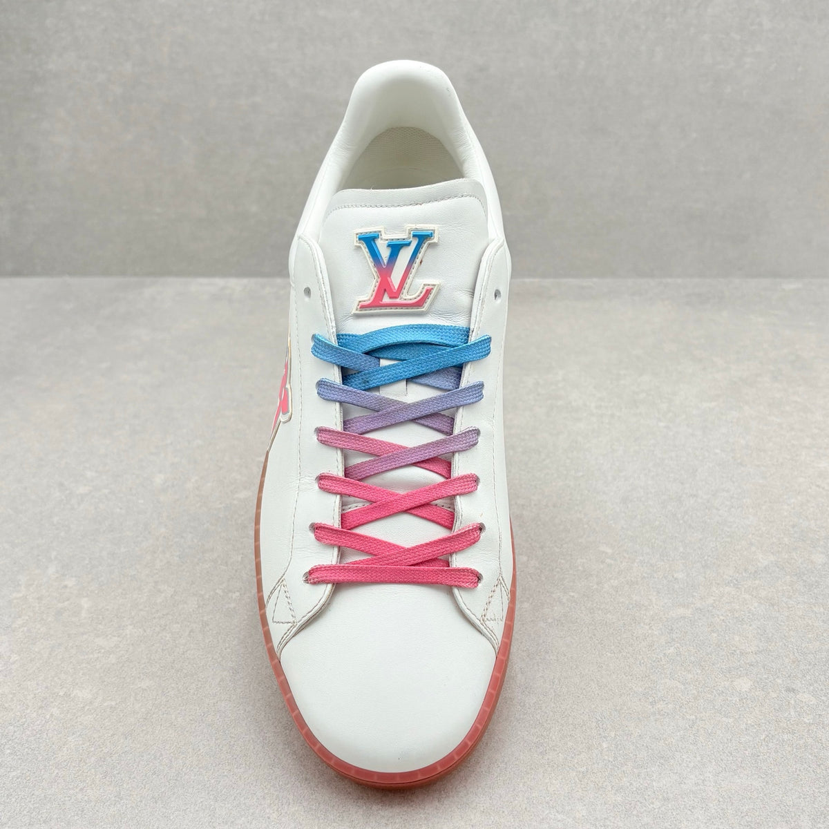 Luxembourg Samothrace White Pink Blue — photo 5