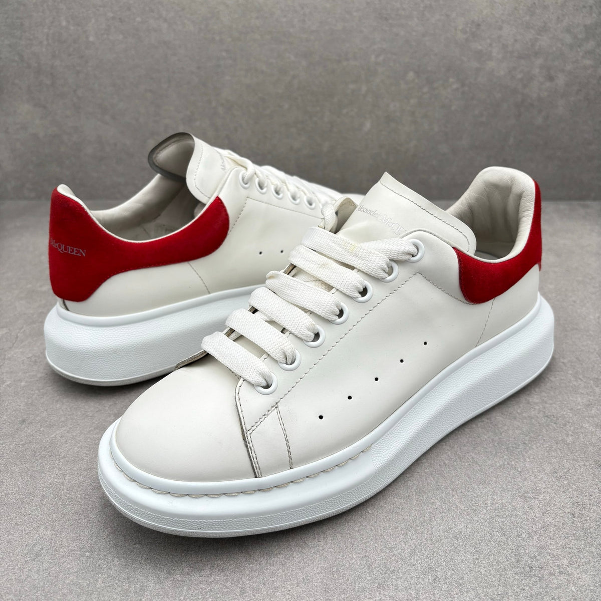 Alexander McQueen Oversized White, Red