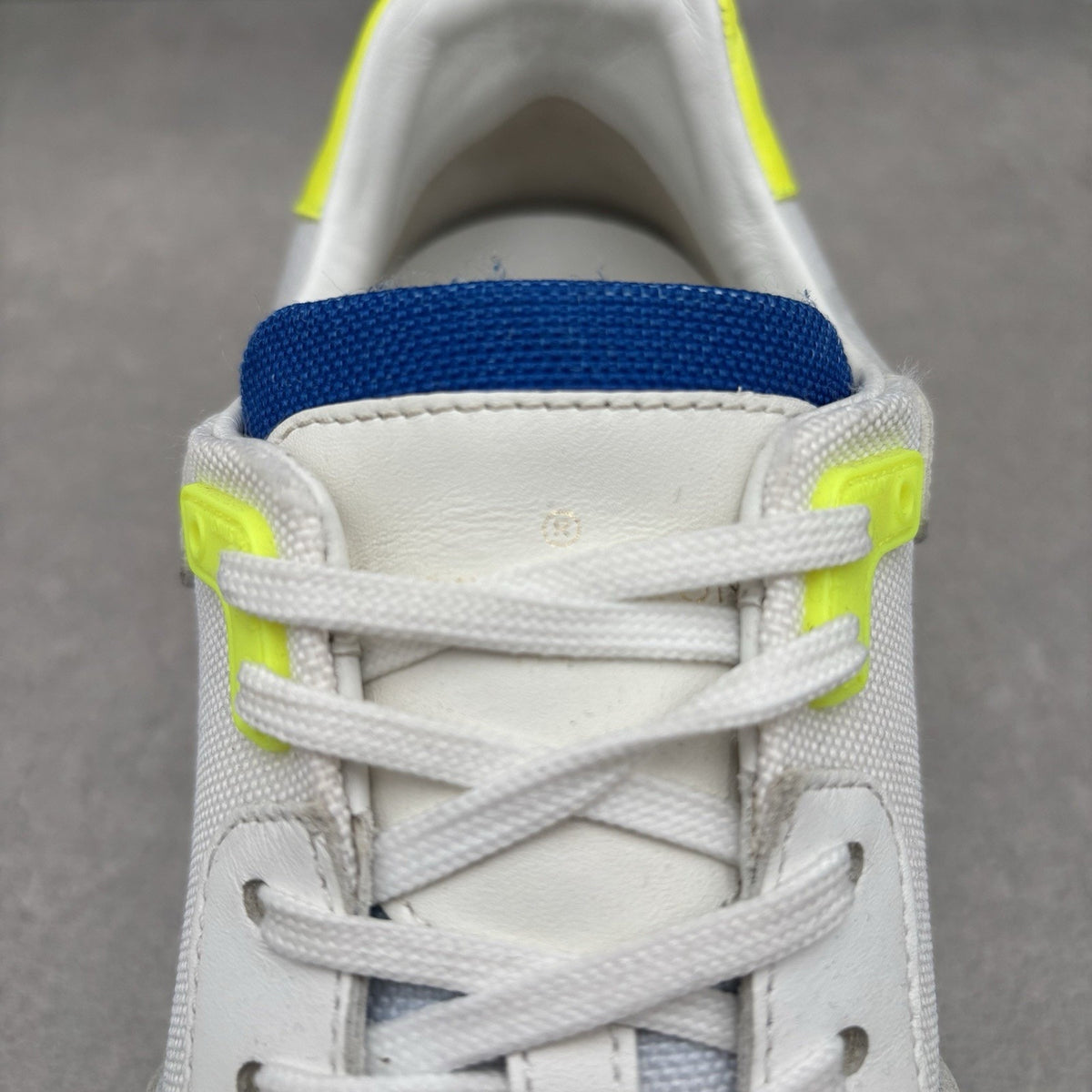 Run Away Eclipse Blue Gradation — photo 6