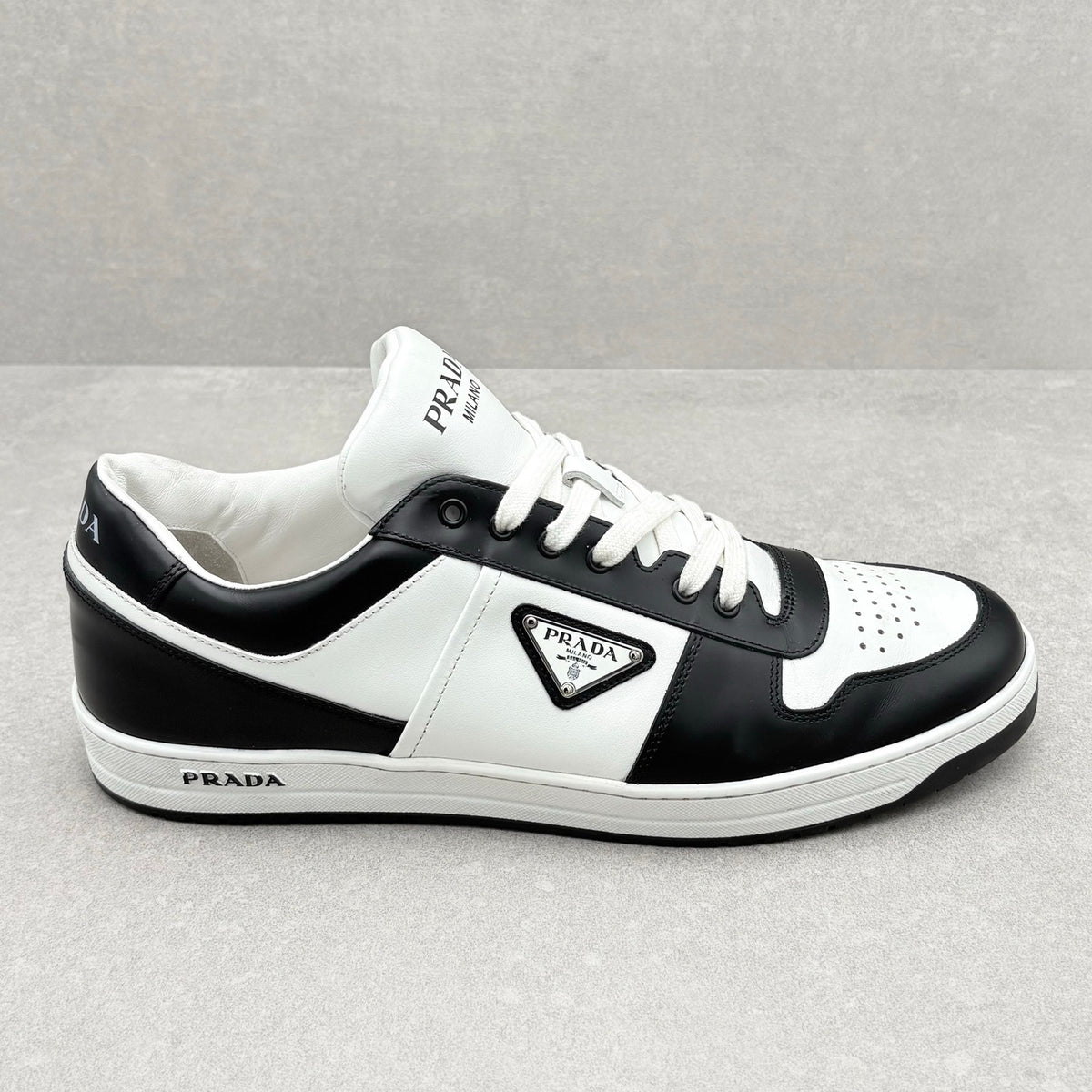 Downtown Low Leather Sneaker Black White — photo 2