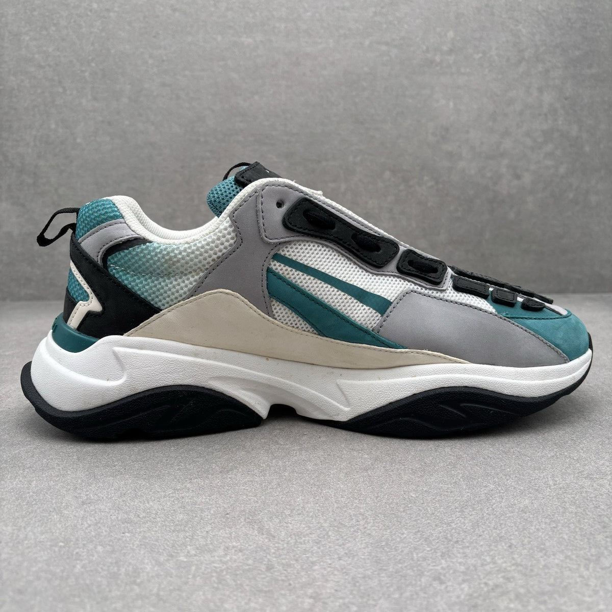 Bone Runner White Black Blue Grass — photo 10
