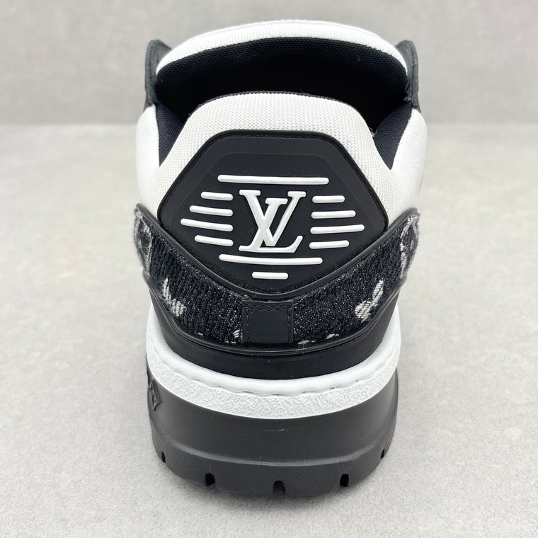 Louis Vuitton Denim Monogram Maxi Trainer Black White — photo 9