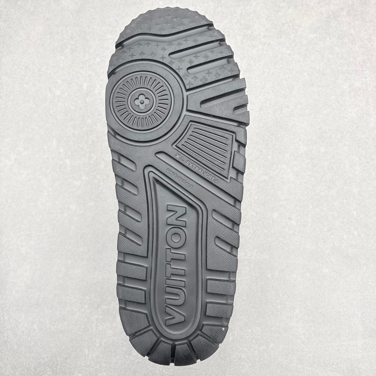 Louis Vuitton Denim Monogram Maxi Trainer Black White — photo 12