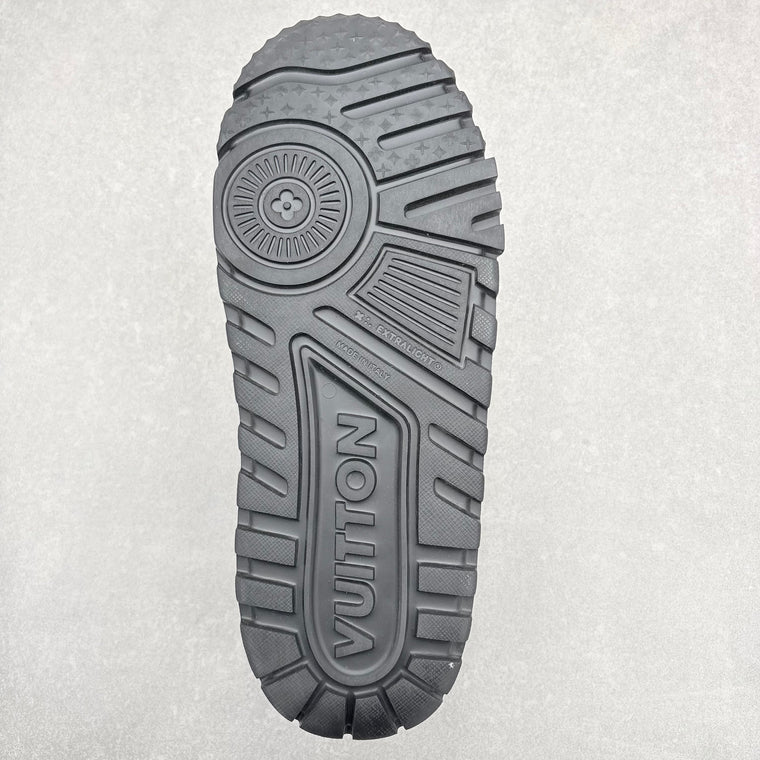 Louis Vuitton Denim Monogram Maxi Trainer Black White — photo 12