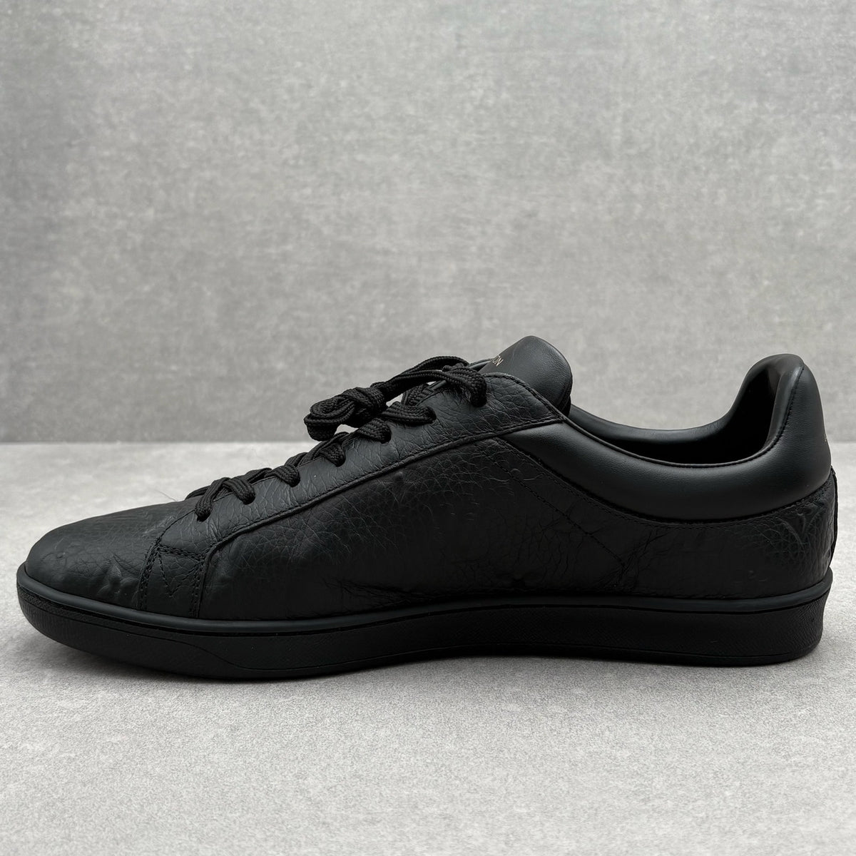 WORN ONCE! Louis Vuitton Luxembourg Monogram Sneaker Black — photo 4