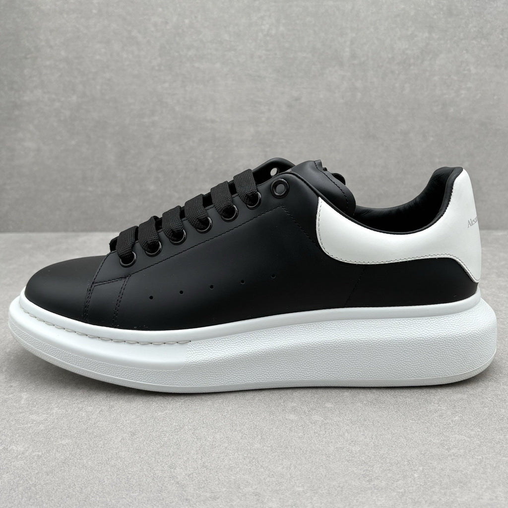 Alexander McQueen Oversized Sneaker ' Black White ' | Size 44 (11 US)