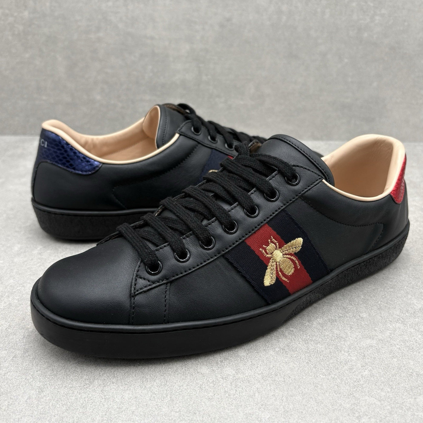 Ace Embroidered Bee Black