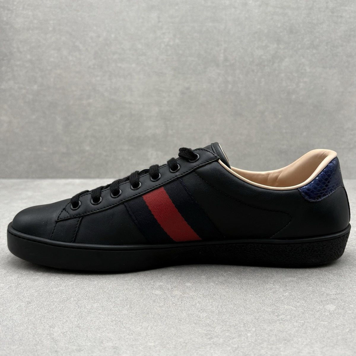 Ace Embroidered Bee Black — photo 4