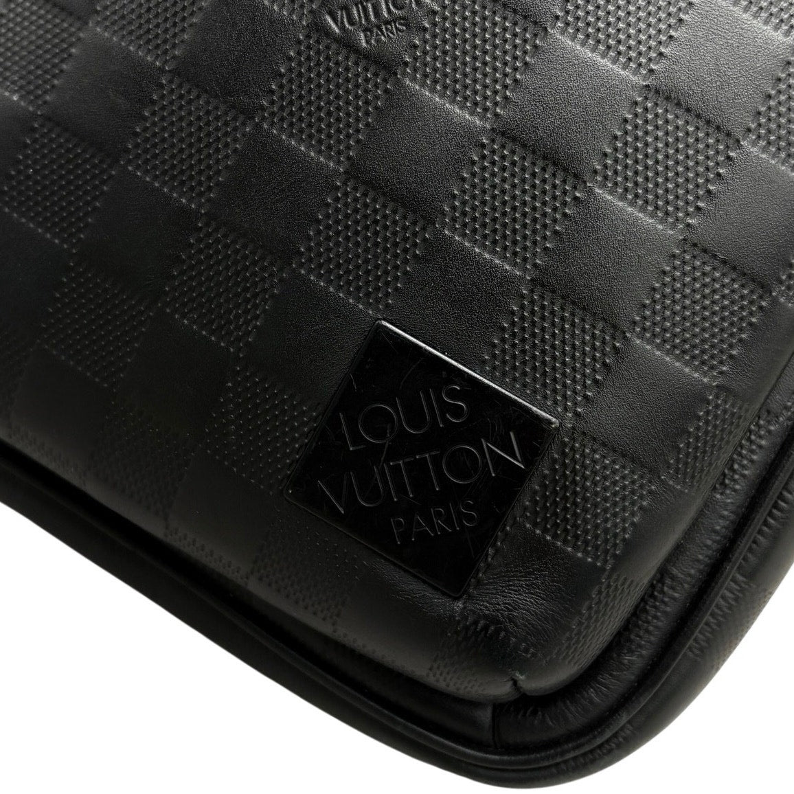 Damier Infini Avenue Sling Bag Onyx — photo 5