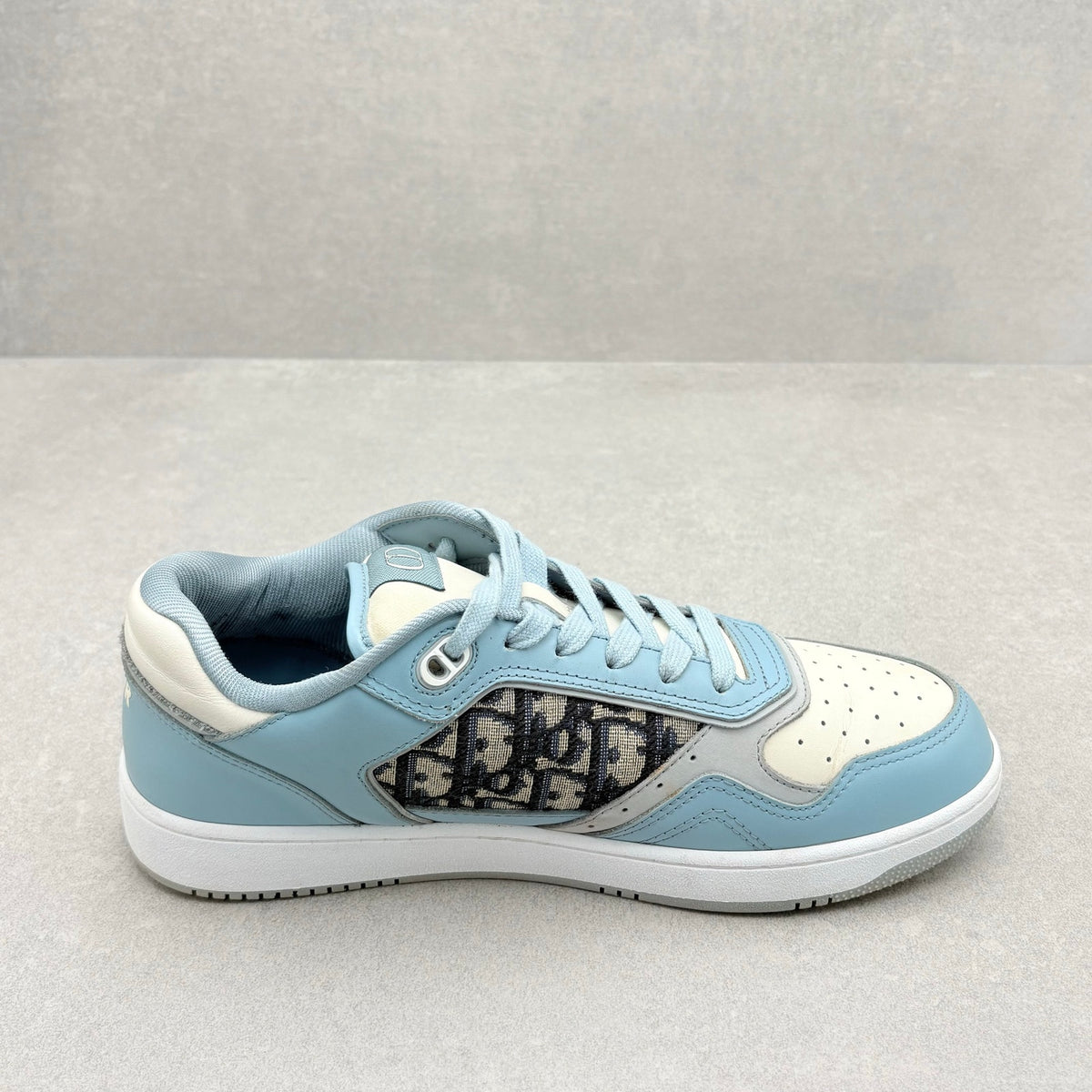 B27 Low Oblique Sneaker Light Blue — photo 9