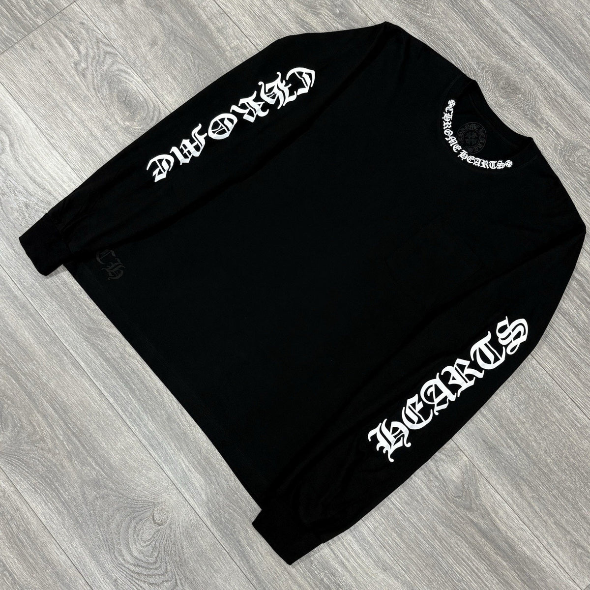 Neck & Vertical Logo Long Sleeve Black — photo 2